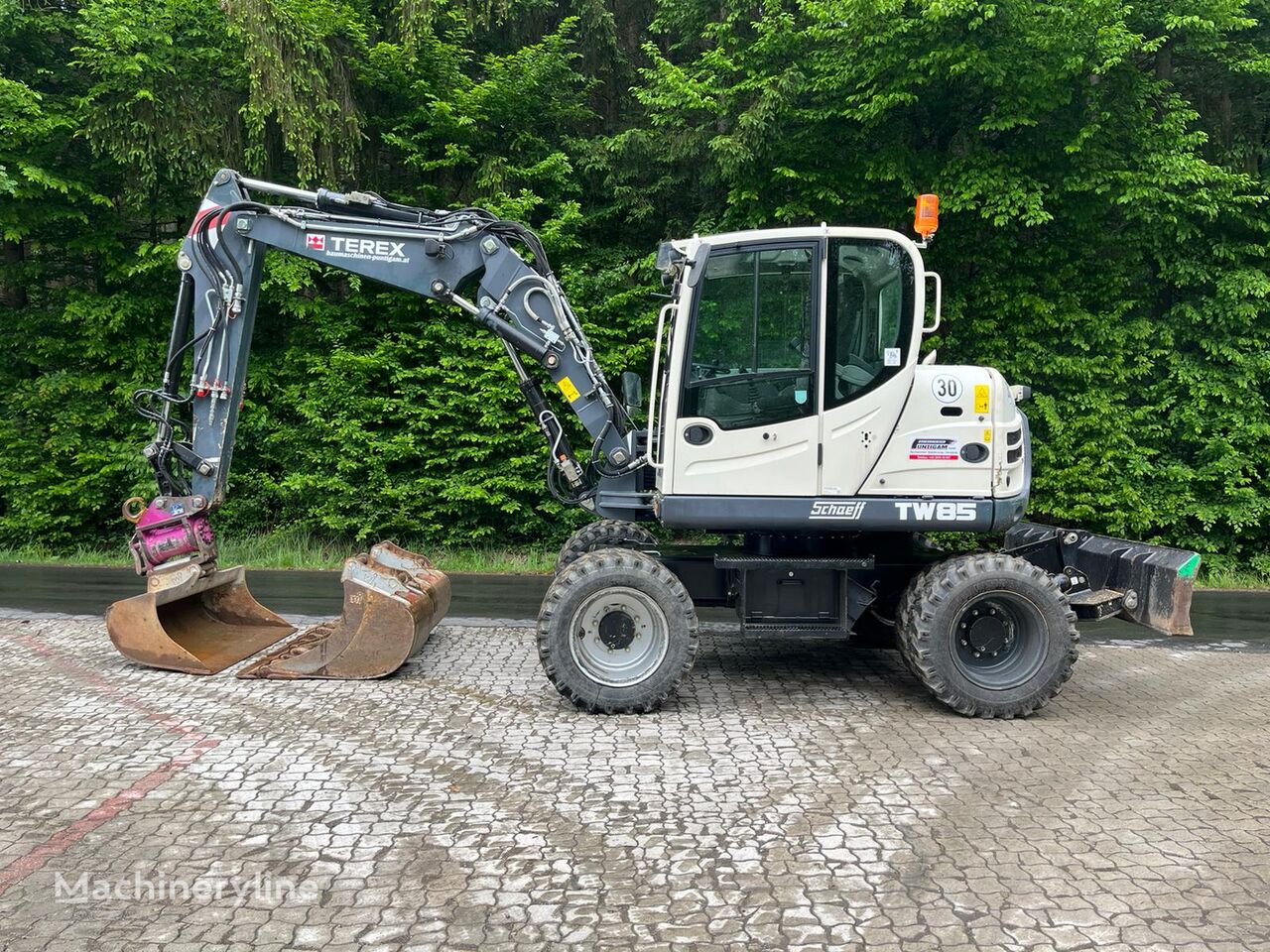 ratasekskavaator Terex TW 85