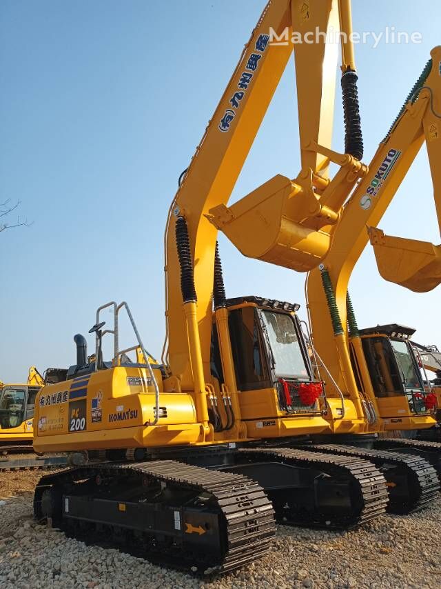 гусеничный экскаватор Komatsu PC200