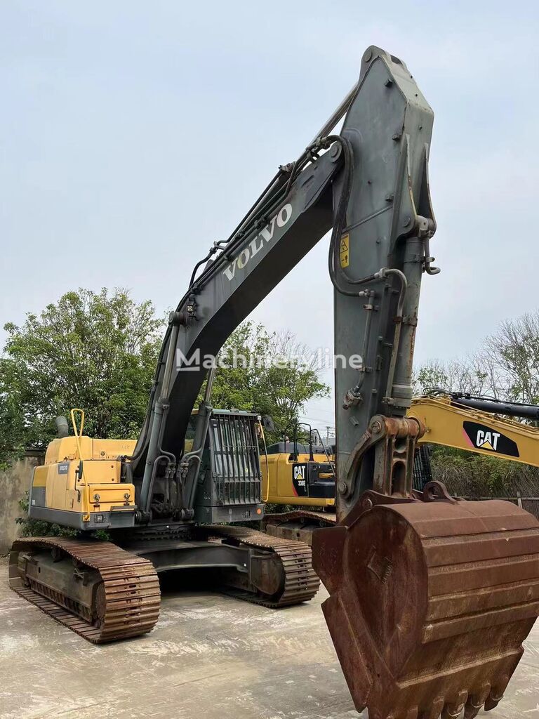 гусеничный экскаватор Volvo EC380D