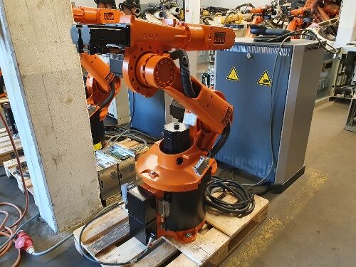 tööstusrobot KUKA KR15-2 KRC2